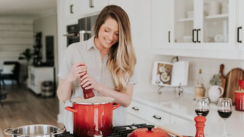 Cocinas Chicas: 10 Ideas para Maximizar el Espacio con Fachadas