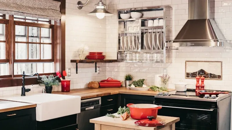 Tiradores vs Push-to-Open: Qué Sistema Conviene para tu Cocina