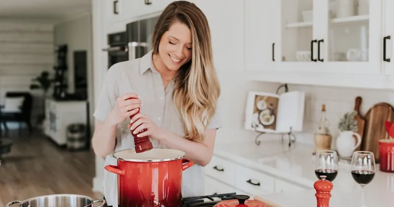 Cocinas Chicas: 10 Ideas para Maximizar el Espacio con Fachadas