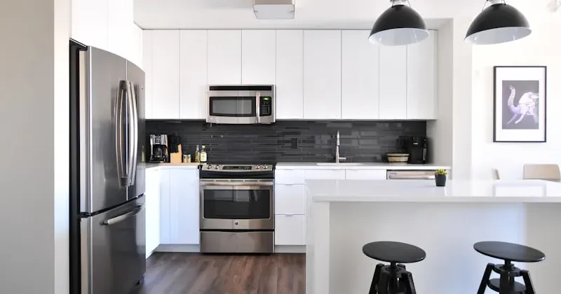 Cocina Industrial Urbana: Cómo Lograr el Estilo con Fachadas