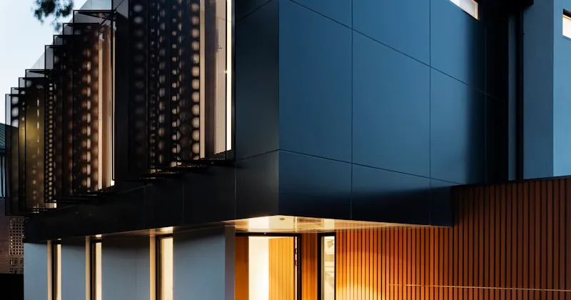 Combinación de Materiales en Fachadas de Cocina: Guía para Mezclar con Estilo