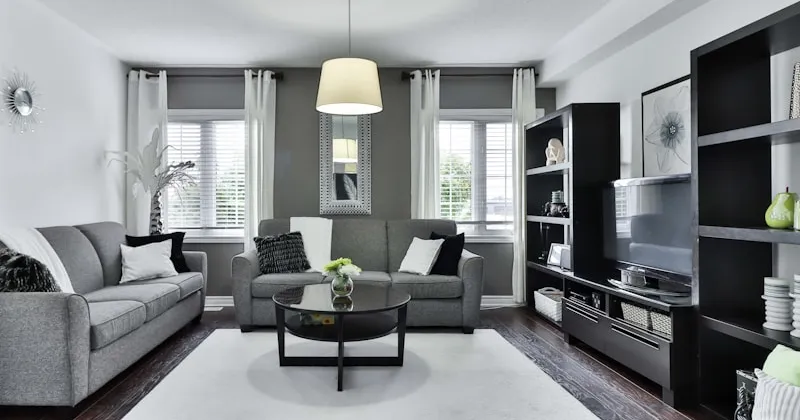 Fachadas de Madera en Tonos Naturales: Del Roble al Nogal